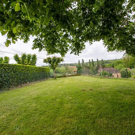 Maison Familiale Avec Terrasse Et Jardin Clos Pres De Belves - Fr-1-616-9 *